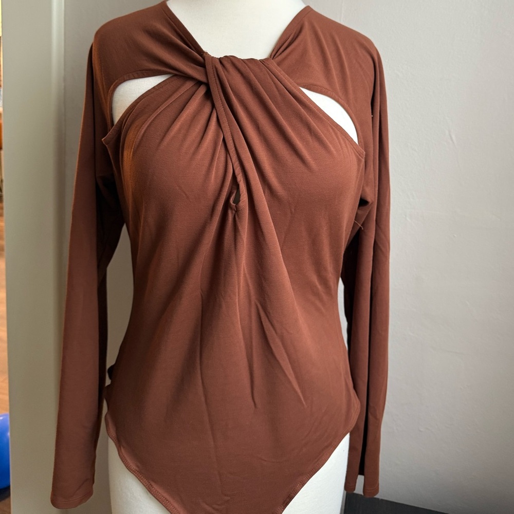 ASTR The Label Chocolate Brown Twist Front Cutout Long Sleeve Bodysuit Size XL